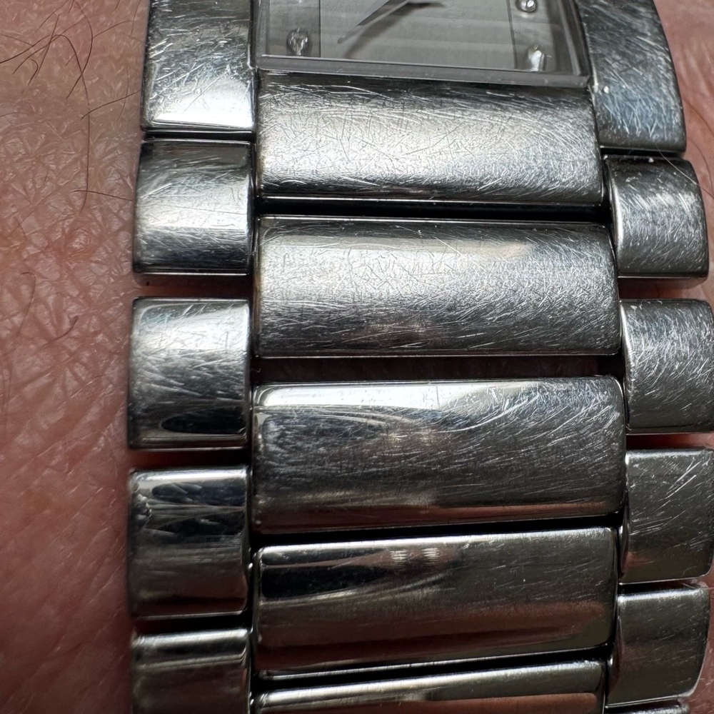 Baume & Mercier women’s Diamond MV045197 Catwalk stainless steel watch - Picture 4 of 8